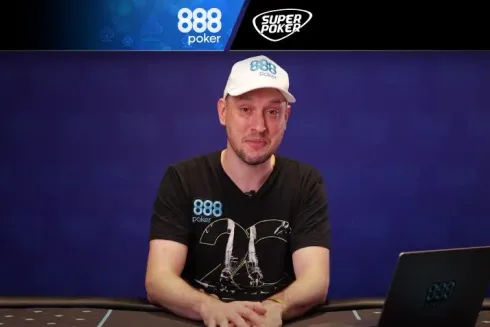 Ian Simpson falou sobre a polêmica decisão (Foto: Reprodução/YouTube @888poker)
