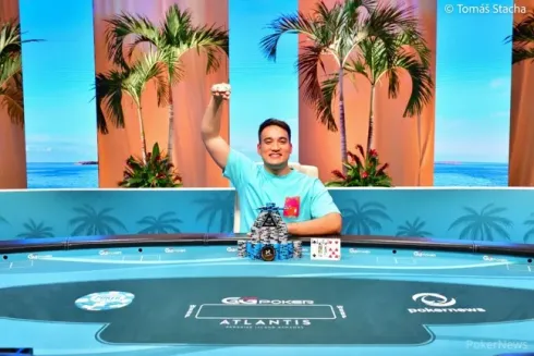 Dante Goya foi campeão na WSOP Paradise e levou seu primeiro bracelete (foto: PokerNews)
