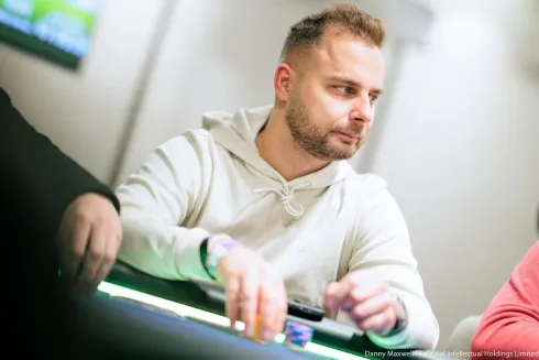 Tamas Adamszki não quis saber de cautela no EPT Paris
