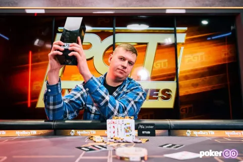 Maksim Pisarenko levou seu primeiro título do PGT (Foto: PokerGO)
