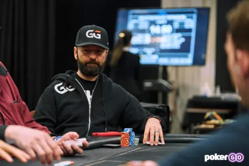 Daniel Negreanu avançou ao Dia Final na liderança (Foto: PokerGO)
