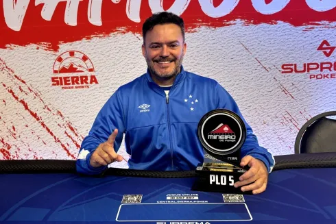 Wallacy Marçal levou o belo troféu do evento
