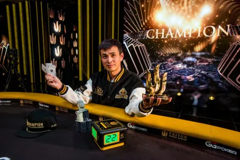 Quan Zhou, campeão do Evento #12 da Triton Jeju (Foto: Triton Poker)
