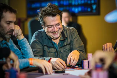 Alain Bauer não gosta muito de foldar (foto: World Poker Tour)
