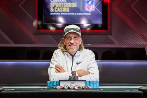 David Perry, campeão do Evento #43 da WSOP
