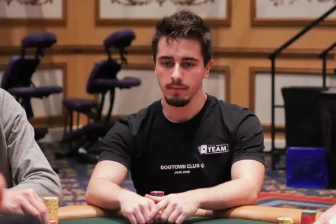 Felipe Ketzer está mostrando leitura apurada na WSOP
