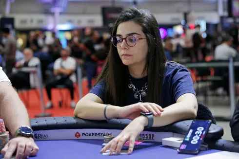 Larissa Metran está tendo uma experiência diferente no BSOP Winter Millions
