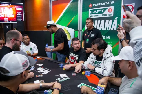 Adrián Troya amargou o lugar de bolha no Main Event do LAPT Panamá
