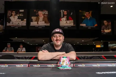 Daniel Willis não tomou conhecimento dos adversários (Foto: WSOP)
