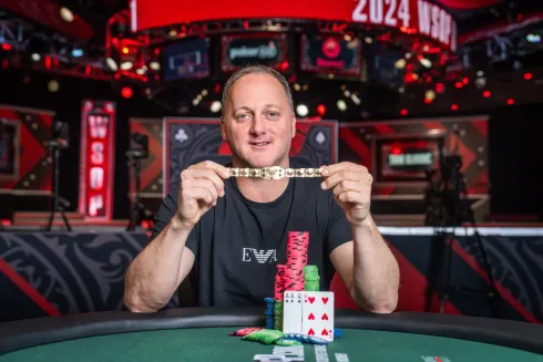 Richard Ashby bateu Adam Owen no heads-up (Foto: WSOP)
