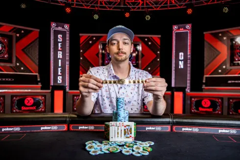 John Fauver faturou seu primeiro bracelete (Foto: WSOP)
