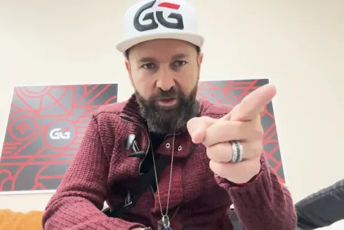 Daniel Negreanu explicou sua opinião no vlog diário (Reprodução/Youtube)
