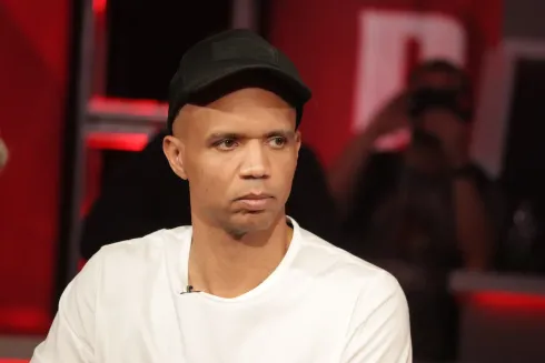 Phil Ivey começou a trajetória na WSOP com estilo
