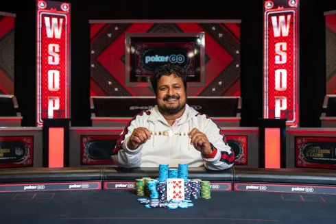 Santhosh Suvarna levou seu maior prêmio em torneios live (foto: WSOP)
