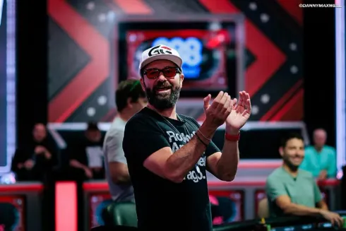 Daniel Negreanu comemorou o river milagroso (foto: Danny Maxwell/PokerNews)
