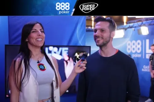 Lucia Navarro entrevistou no 888poker LIVE Barcelona (Foto: Reprodução/YouTube)
