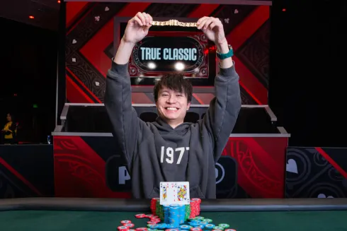 Wing Luo faturou seu segundo bracelete (Foto: WSOP)
