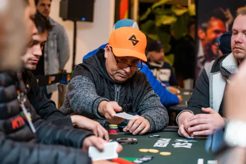 Julio Vitelo, chip leader do Dia 1A do Main Event (Foto: Jacson Barcello)
