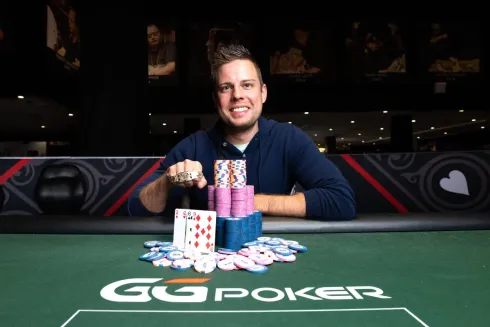 Sascha Wilhelm comemorou sua primeira vitória na série mundial (Foto: WSOP)
