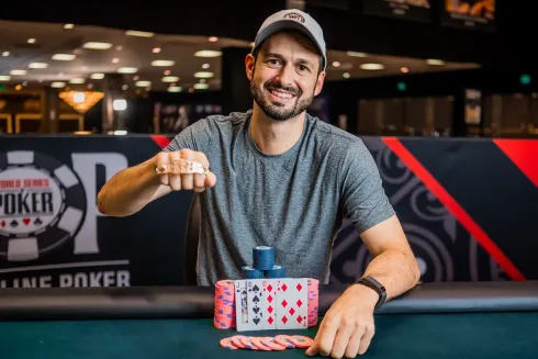 Alex Livingston, campeão do Evento #97 da WSOP (Foto: WSOP)
