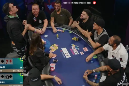 A mesa ficou incrédula com o desfecho da mão no BSOP Poker Show
