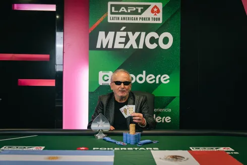 Moises Chayo joga poker há quase 50 anos
