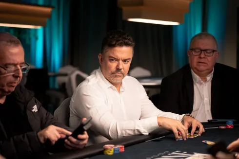 Eduardo Parra tem o maior stack da decisão
