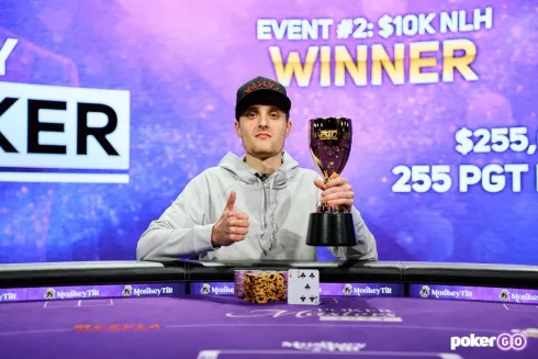 Jeremy Becker levou seu primeiro título do PokerGO Tour (Foto: PokerGO)
