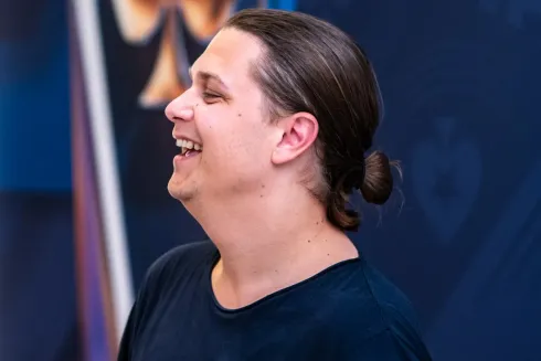 Niklas Astedt brilhou nos feltros virtuais do PokerStars
