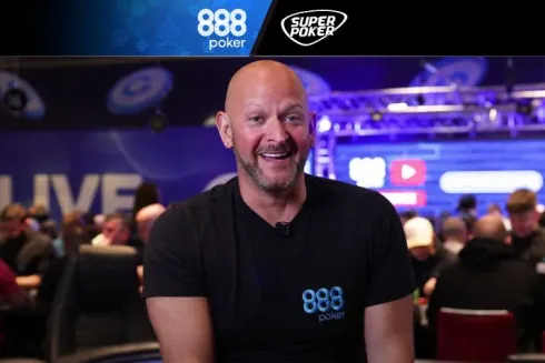 Neil Henry esteve entre os embaixadores do 888poker (foto: Reprodução/YouTube)
