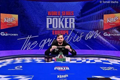 Martin Kabrhel adicionou mais uma pulseira à coleção (Foto: WSOP)
