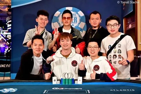 Lei Yu fez a festa chinesa na WSOP Paradise (Foto: Tomas Stacha/PokerNews)
