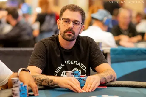 Felipe Boianovsky ficou entre os melhores na estrelada competição (Foto: Regina Cortina/PokerNews)
