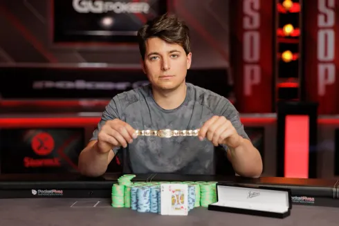 Jake Schindler, campeão do Evento #12 da WSOP
