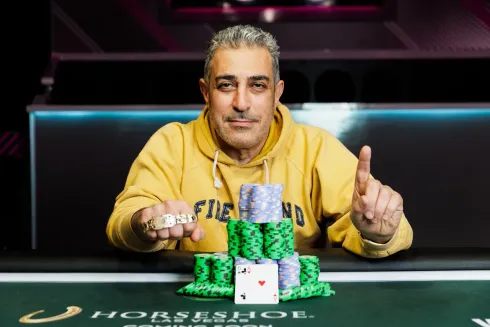 Michael Simhai, campeão do Evento #27 da WSOP
