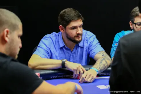 Rafael Gioia é o líder em fichas após o Dia 1 do 6-Handed
