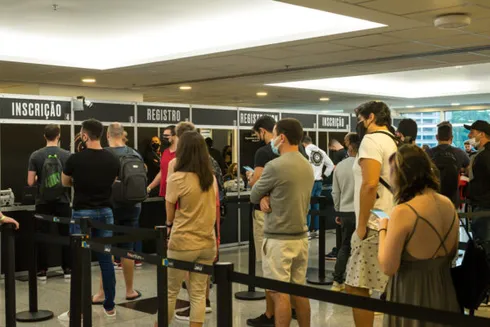 Fila de inscrições está movimentada no BSOP Millions
