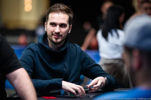 Julien Martini é o primeiro francês a chegar a três braceletes da WSOP
