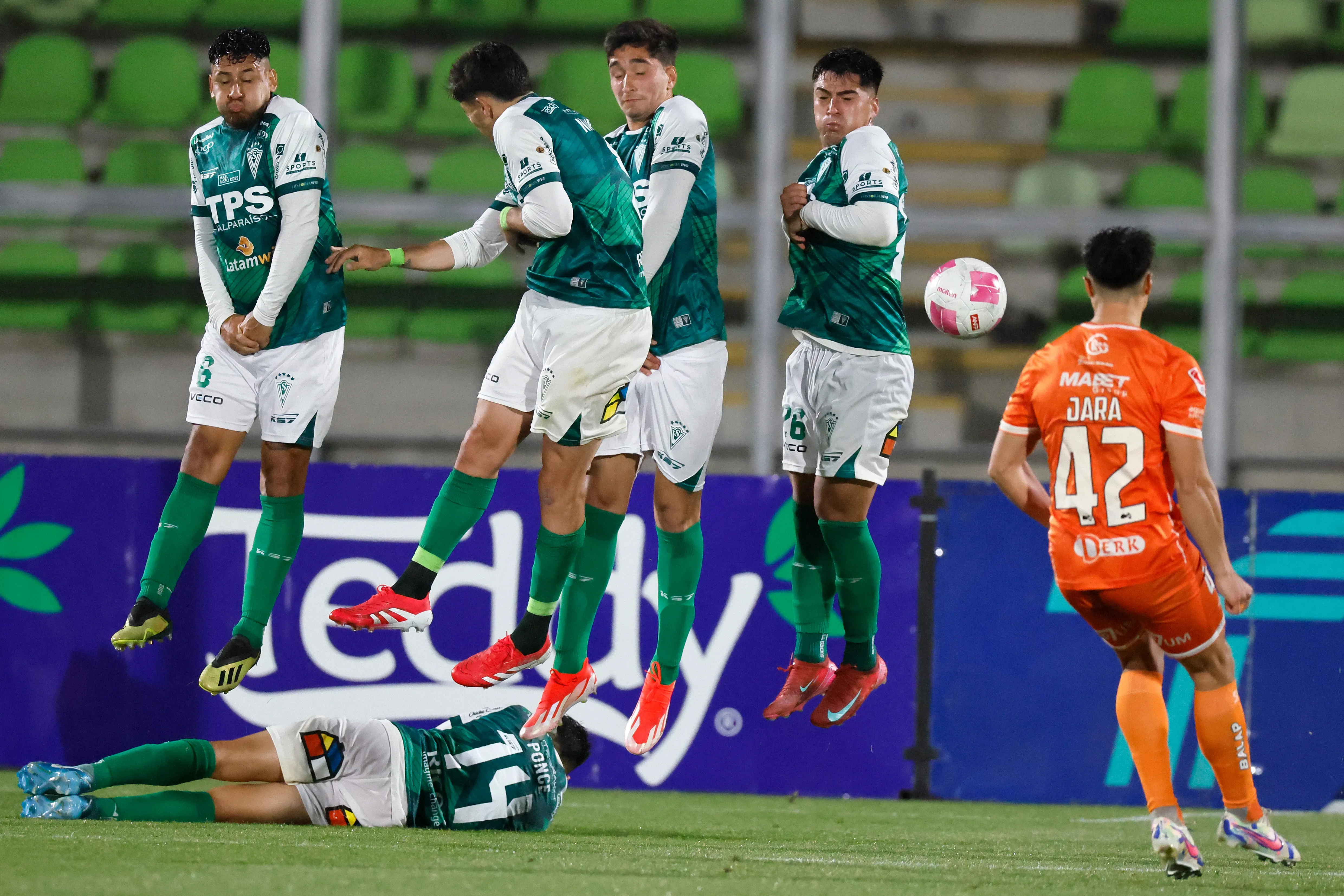 Entretenida llave en la ida en Valparaíso | Photosport