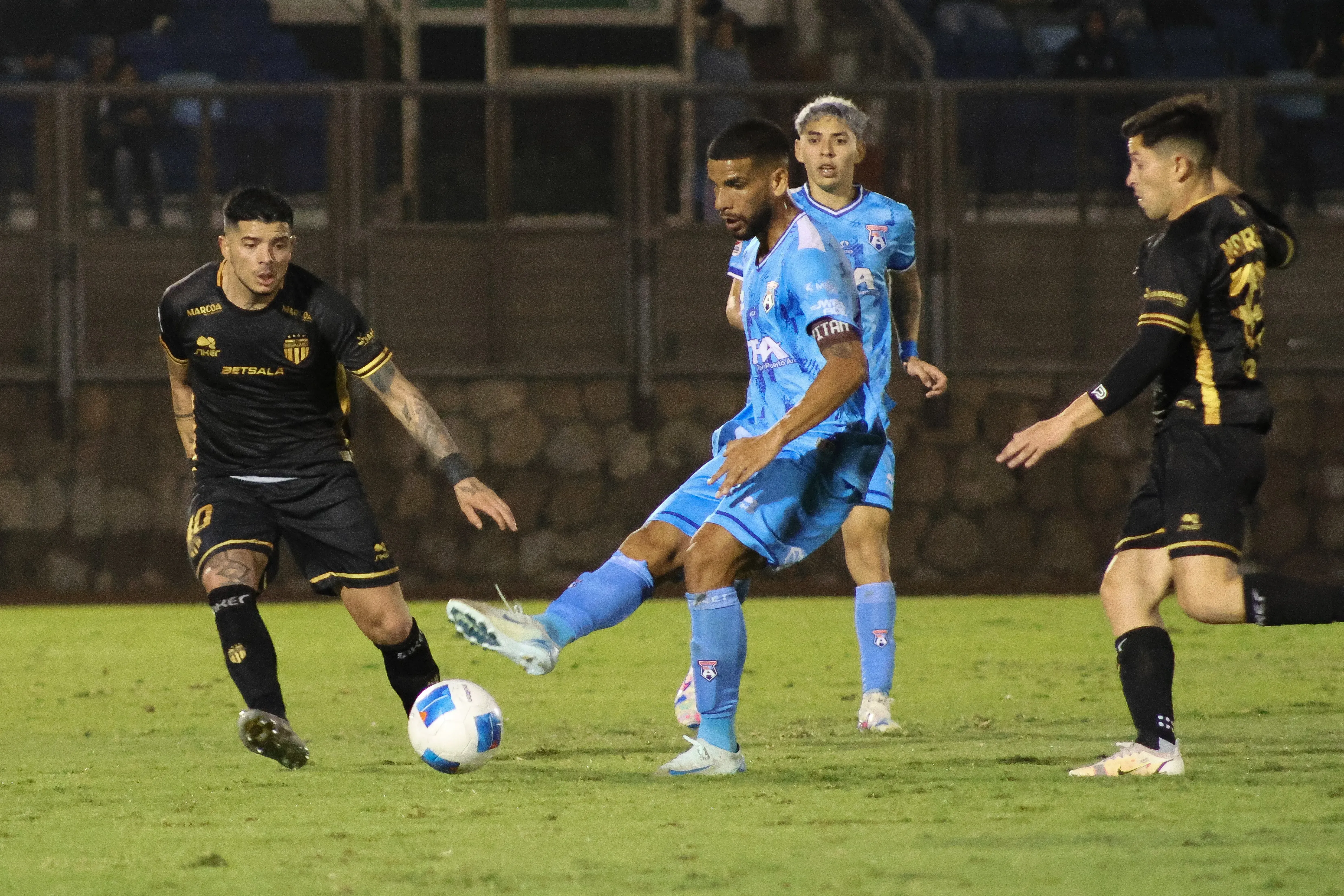 Augusto Barrios suena en Deportes Concepción /Andy Manzanares/Photosport