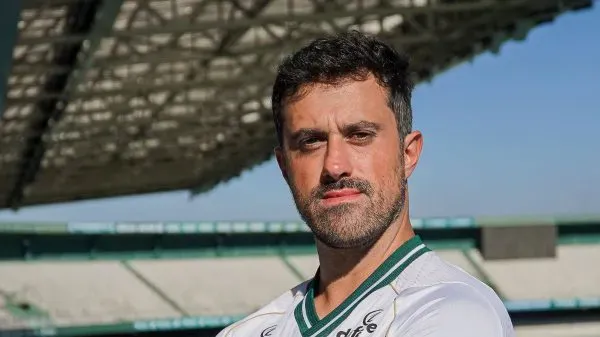 Maurício Antônio disputou apenas três jogos no Brasileirão de 2023. Foto: Divulgação/Coritiba