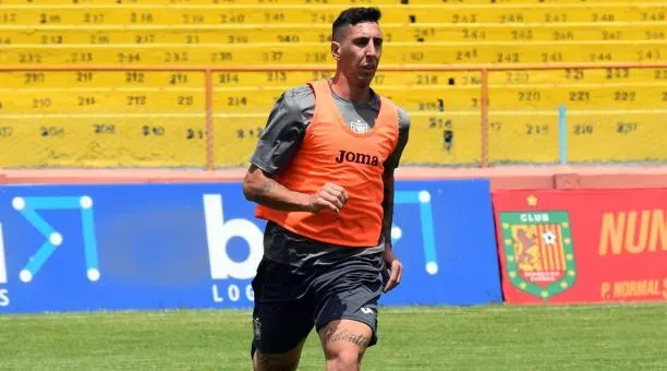 Diego Dorregaray supo jugar en el fútbol ecuatoriano con importante trascendencia. (Foto: Twitter).