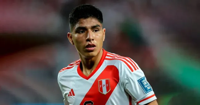 Quispe jugando para Perú. (Foto: Selección de Perú)