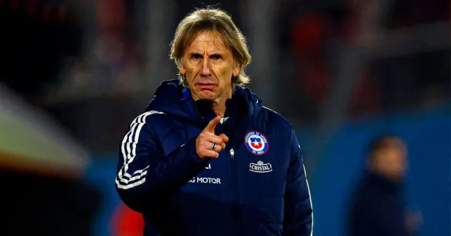 Gareca dirigiendo a Chile. (Foto: IMAGO)