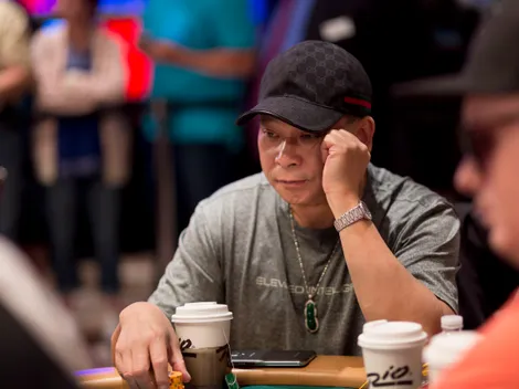 Fã consegue "souvenir" curioso de Johnny Chan no Main Event da WSOP; confira