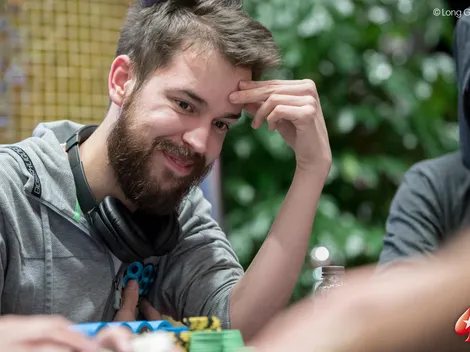 Dominik Nitsche lidera com folga os 23 sobreviventes no Main Event do ACOP Macau; confira chip count