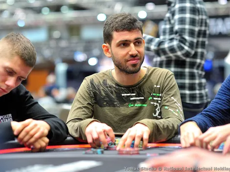 Hélio Neves se envolve em all in triplo na mesa final do Evento #45-High