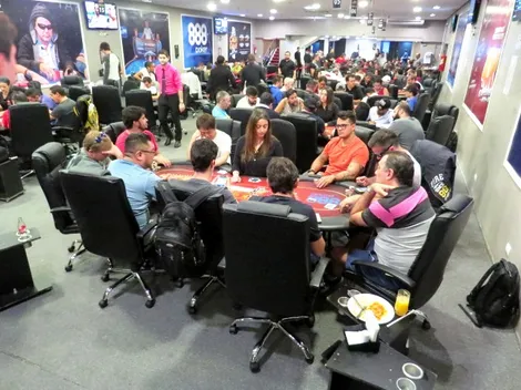 Stars Club tem casa cheia no último dia classificatório do SP Million Challenge; confira o chip count completo