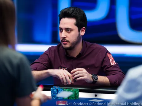 Adrián Mateos lidera mesa final estrelada do Main Event do PCA