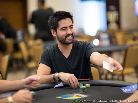 Thiago Decano dá slowroll no amigo Fernando Grow e é punido pelo baralho no Top do Brasil